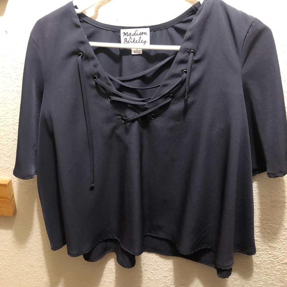 shortsleeved croptop